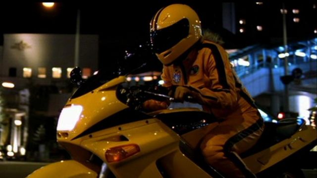 La réplique de la combinaison jaune à bandes noires de moto de Black Mamba (Uma Thurman) dans Kill Bill vol. 1