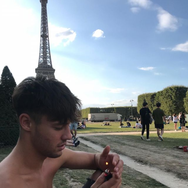 The Eiffel tower on the account Instagram of Cameron Dallas