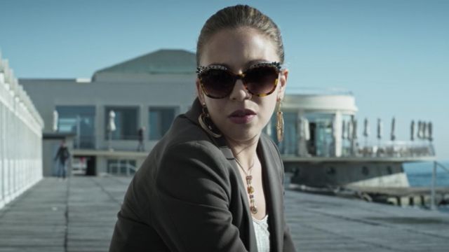 The sunglasses Livia Adami (Barbara Chichiarelli) in Suburra