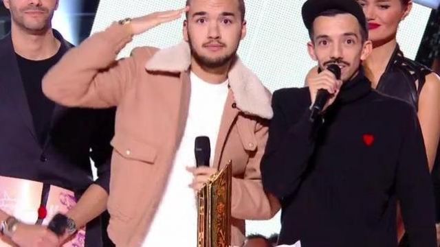 Le blouson marron porté par Oli de Bigflo & Oli aux NRJ Music Awards 2017