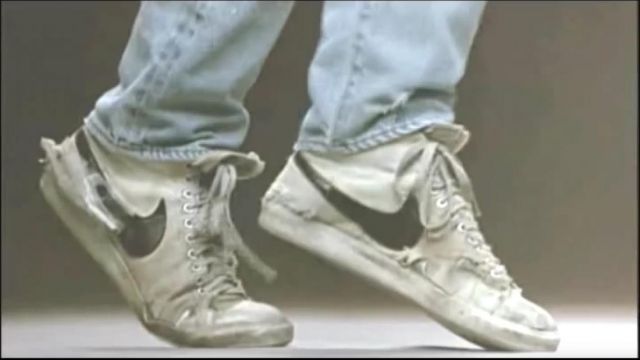 Zapatillas vintage en el clip Footloose de Loggins | Spotern