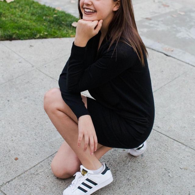 The white shoes Adidas Superstar worn by Bailee Madison on his account  Instagram | Spotern