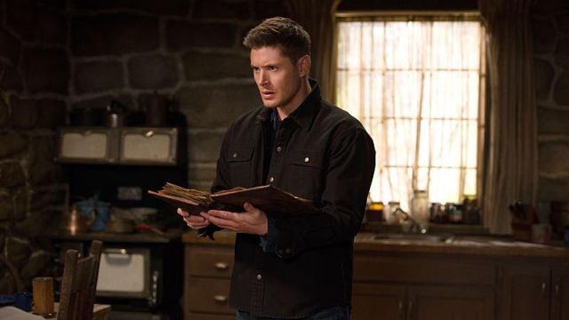 Le carnet de John Winchester (Jeffrey Dean Morgan) dans Supernatural S10E18
