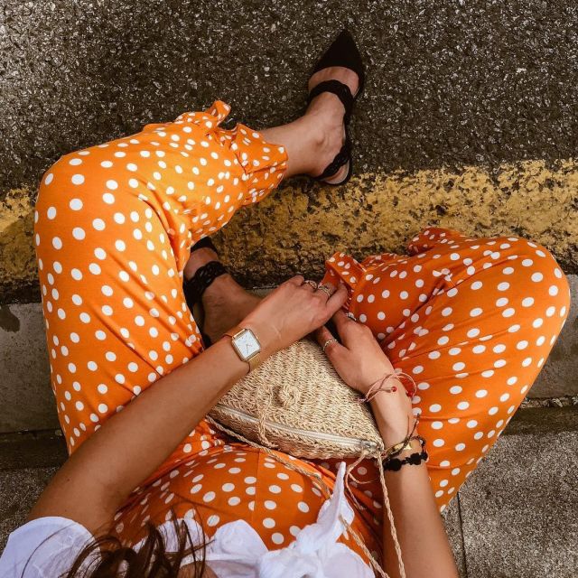 The pants yellow polka dot maternity Asos on the account Instagram of Safia Vendome