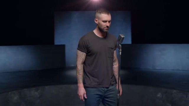 The t-shirt of Adam Levine in Girls Like You by Maroon 5