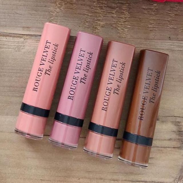 The Red lip Velvet the Lipstick Bourjois by Noémie Make Up Touch on Instagram