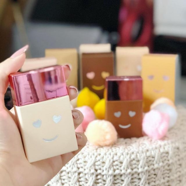 les fonds de teint liquide Benefit (Hello Happy) de Noémie Make Up Touch sur Instagram
