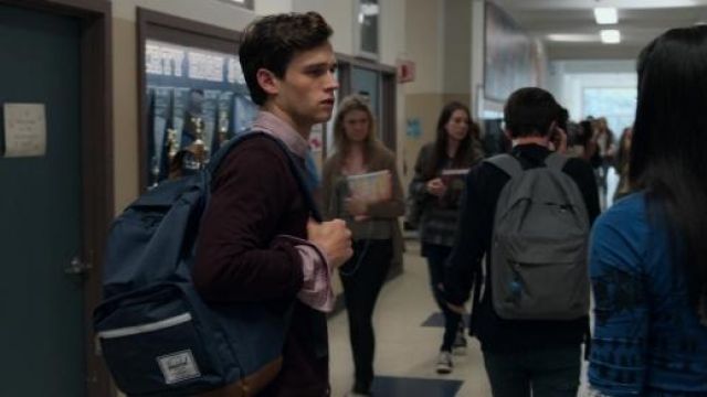 Le sac à dos Herschel de Justin Foley (Brandon Flynn) dans 13 Reasons Why S02E08