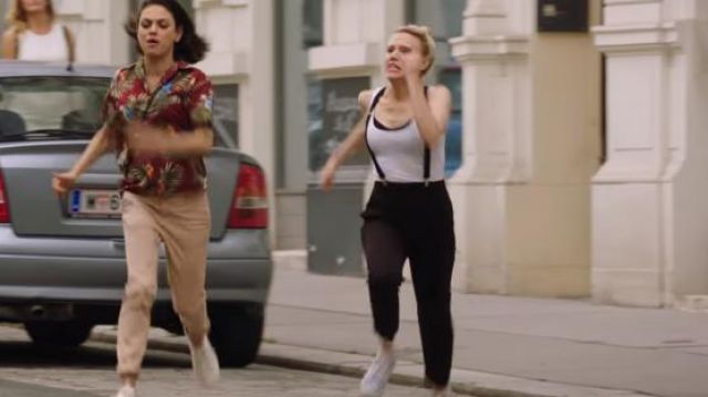 The trousers right black as door Morgan (Kate McKinnon) in " The Spy Who Dumped Me