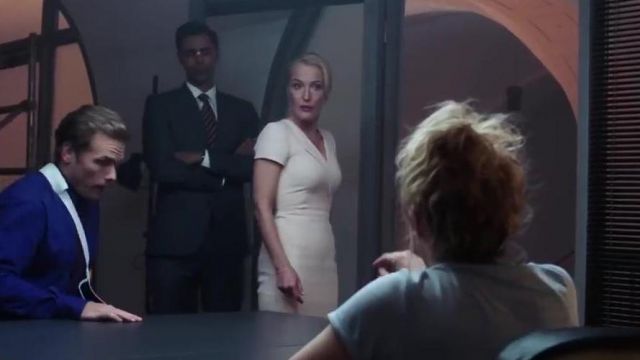 Cream dress worn by Wendy (Gillian Anderson) as seen in The Spy Who Dumped Me