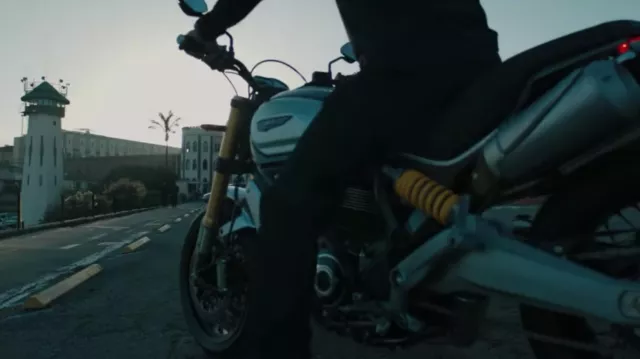 La moto Scrambler Ducati utilisée par Eddie Brock (Tom Hardy) dans le film Venom