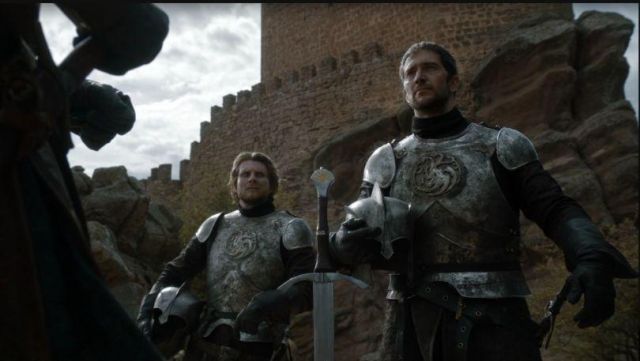 The armor targaryenne of Arthur Dayne (Luke Roberts) in Game of Thrones S06E03