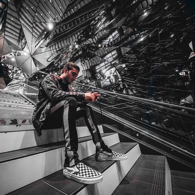 Les Sneakers Vans Classic Slip On "Checkerboard"  portées par Alesso sur son compte Instagram