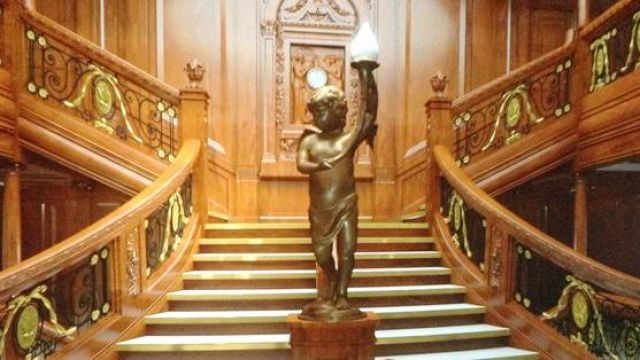 The replica of the lamp Cherub as we see in the movie Titanic