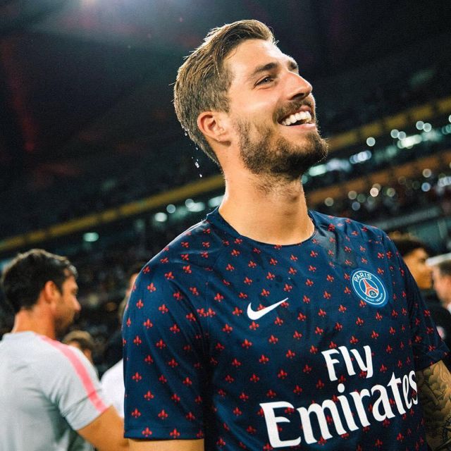 Le maillot d'entraînement du PSG porté par Kevin Trapp sur son compte Instagram