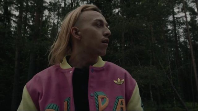 The bomber Adidas x Jeremy Scott worn by Tommy Cash in the clip "Give me your money" by Little Big