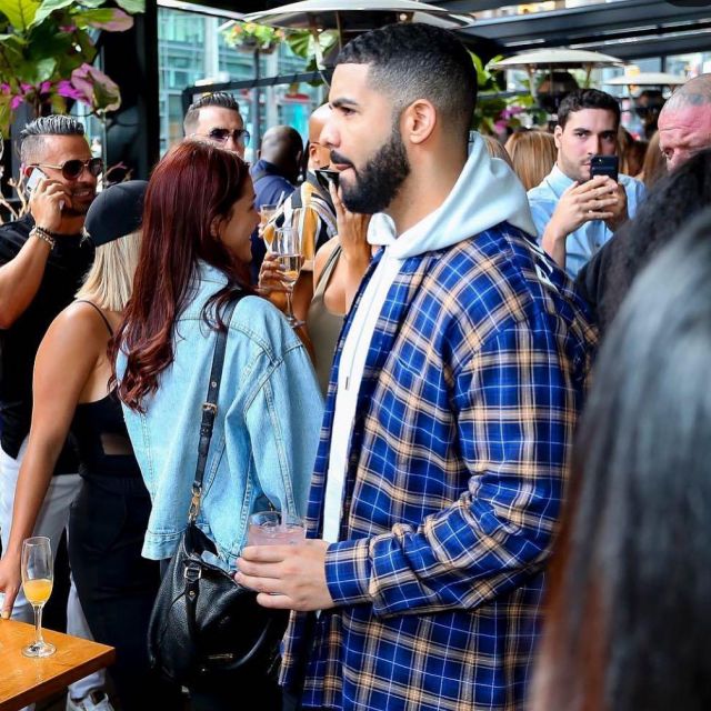 Balenciaga chemise à Carreaux portée par Drake sur son @Instagram Champagnepapi compte