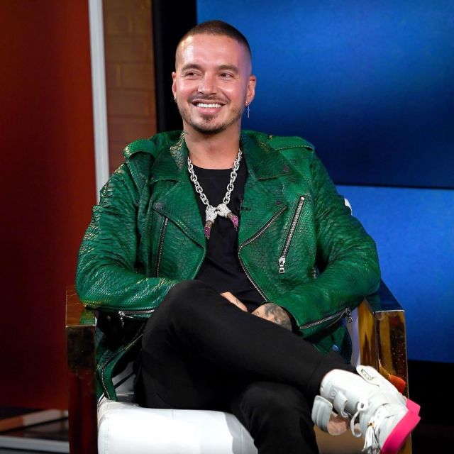 Sneakers Louis-Vuitton Jaspers "kanye West" worn by Jbalvin on an Instagram account  @solecollector