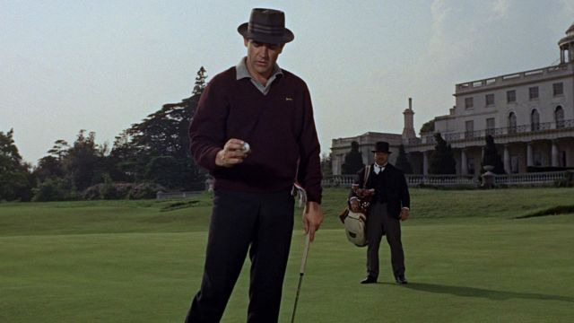 La réplique de la balle de golf originale utilisée par James Bond (Sean Connery) dans Goldfinger