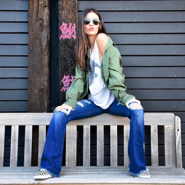 Les Sneakers Vans Classic Slip On  portées par Victoria Justice sur son compte Instagram