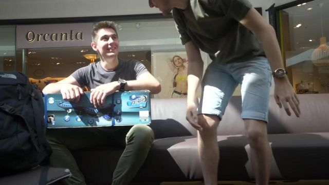 The skateboard power used in the video "We exchange our cards for 24" Mastu