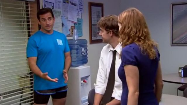 The t-shirt "Fun Run Race" worn by Michael Scott (Steve Carell) in The office S04E01