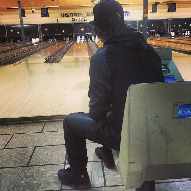 Sneakers black Jordan 13 Retro Dirty Bred, the youtubeur Tony D on his account instagram