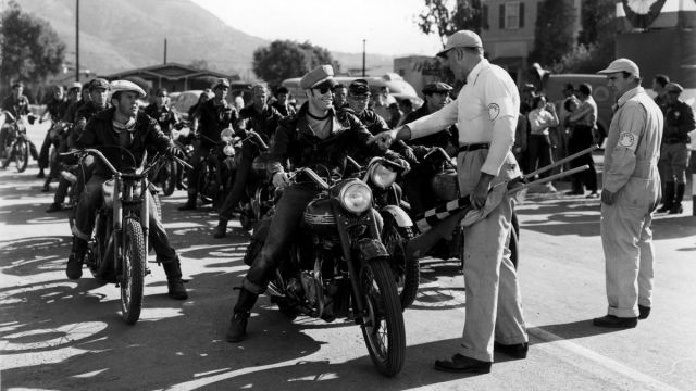 La moto Triumph Thunderbird 6t de Johnny Strabler (Marlon Brando) dans L'équipée sauvage