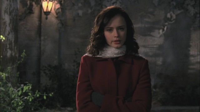 The red coat J. Crew Rory Gilmore (Alexis Bledel) on Gilmore Girls S05E12