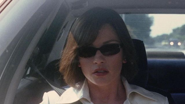 Les lunettes de soleil Persol portées par Isabel Lahiri (Catherine Zeta-Jones) dans Ocean's Twelve