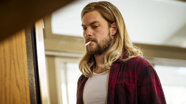 Red plaid shirt worn by De­ran Cody (Jake Weary) as seen in An­i­mal King­dom S03E01