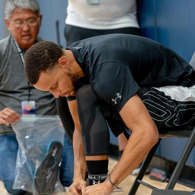 Tights sports Under Armour worn by Stephen Curry on his account Instagram @stephencurry30