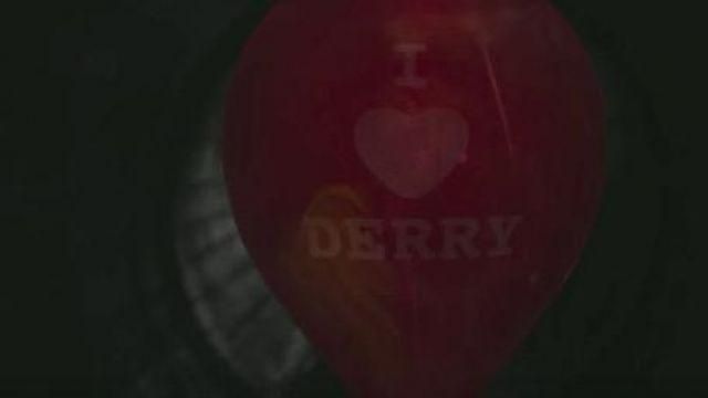 The red balloon "I Love Derry" of Pennywise (Bill Skarsgård) in It
