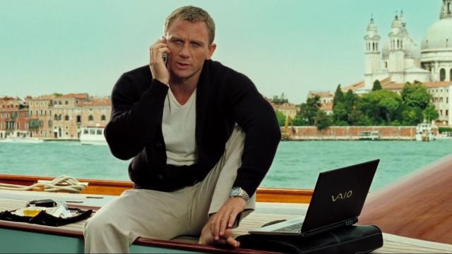 Le t-shirt blanc Sunspel porté par James Bond (Daniel Craig) dans Casino Royale