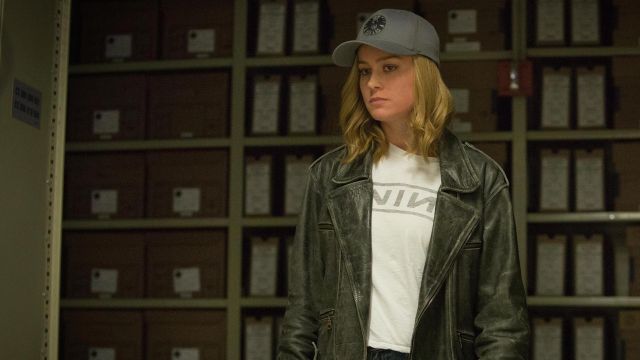 Carol Danvers' (Brie Larson) en détresse veste en cuir comme on le voit dans Captain Marvel