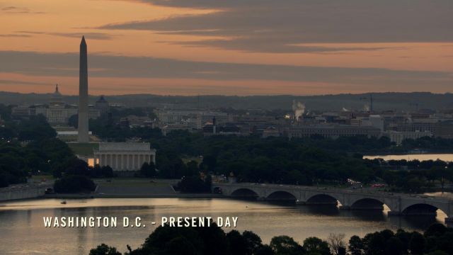 Vista panorámica del US National Mall en Washington, DC desde el Memorial de Guerra del Cuerpo de Marines de los Estados Unidos como se ve en Tom Clancy's Jack Ryan S01E01