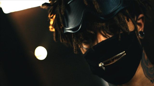 The dark glasses worn by Scarlxrd in her video clip Faded  Spotern