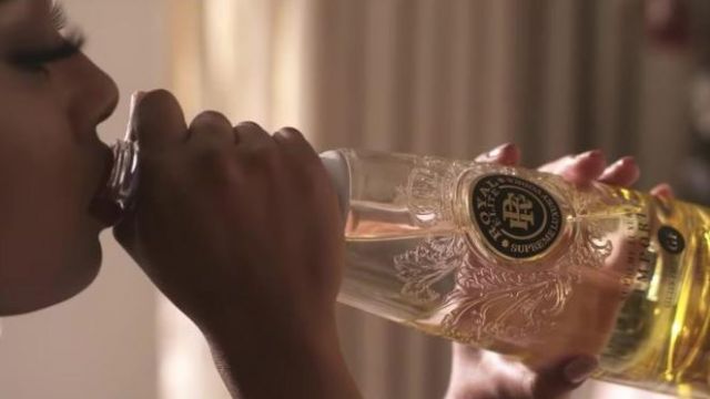 La bouteille de vodka Royal Elite Supreme dans le video clip de Rich The Kid "Leave Me"