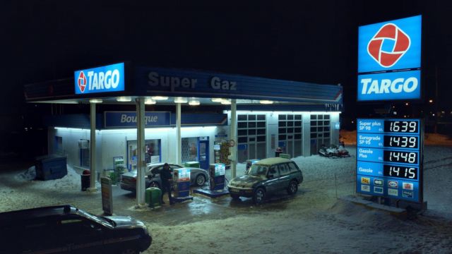 The gas station Super Gas Quebec renamed Targo in the Alps in the series Jack Ryan S01E04