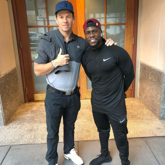 Sneakers Nike Epic React Flyknit Betrue worn Kevin Hart on his Instagram account (@kevinhart4real) | Spotern