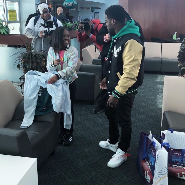 Sneakers The 10 : Nike Air Force 1 Low "off White" worn by Kevin Hart on his Instagram account (@kevinhart4real)