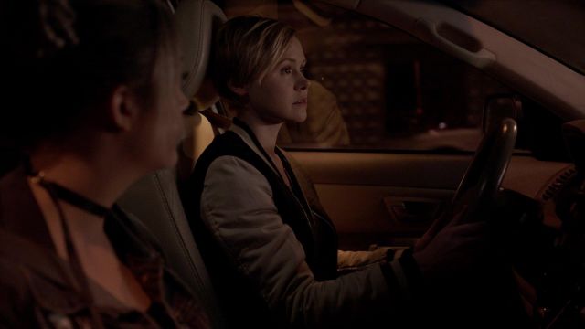 The jacket Teddy Ivy Mayfair-Richards (Alison Pill) in American Horror Story Cult S07E05