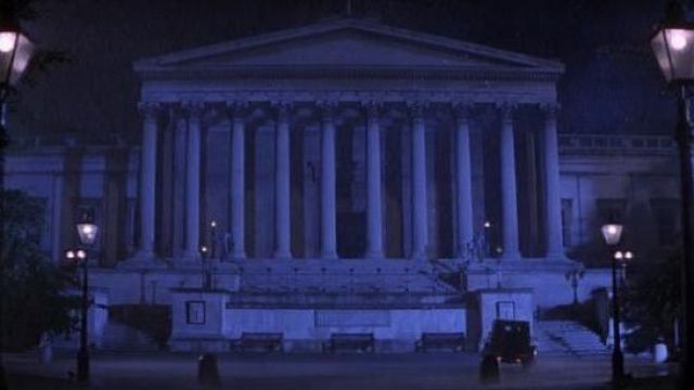 L'University College de Londres au lieu de les Britanniques du Musée des Antiquités comme on le voit dans le retour de La Momie