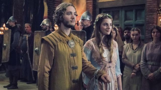 Ae­thel­red's (Toby Regbo) tunic as seen in The Last Kingdom S02E06
