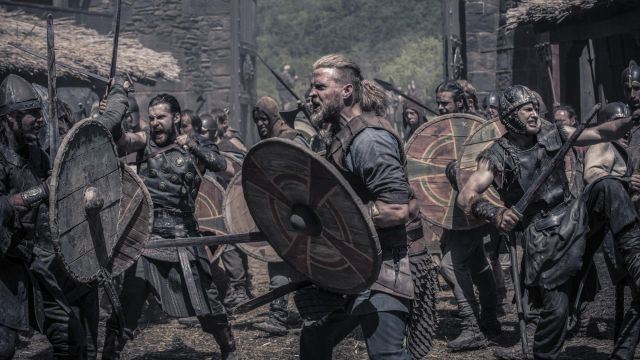 Viking shield of Ragnar the Younger (Tobias Santelmann) in The Last Kingdom S02E04
