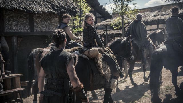 The knife in the viking Sihtric (Arnas Fedaravicius) in The Last Kingdom S02E04