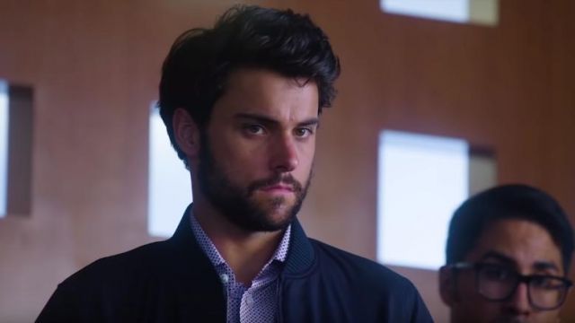 The shirt with polka dots of Connor Walsh (Jack Falahee) in Murder S05E01