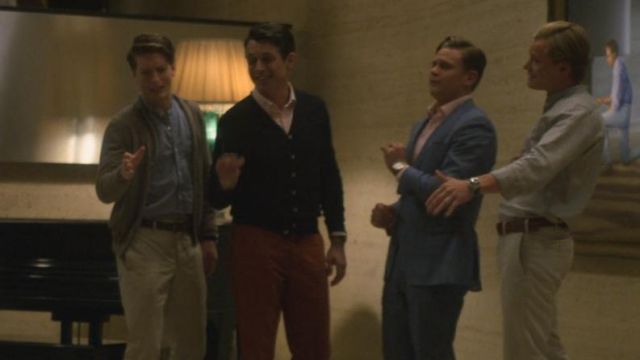 The black cardigan Phil (Nate Craig) in Maniac (S01E01)