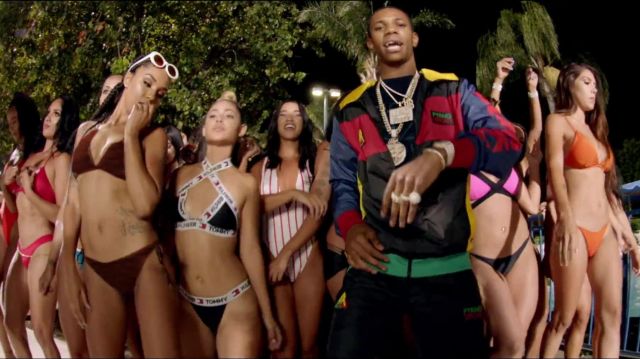 Le bikini noir Tommy Hilfiger dans le video clip Pills & Automobiles de Chris Brown