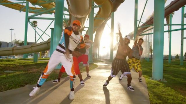 La veste Black Pyramid dans le video clip "Pills & Automobiles" de Chris Brown